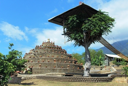 Climb up the craziest Tree house My Villa Management