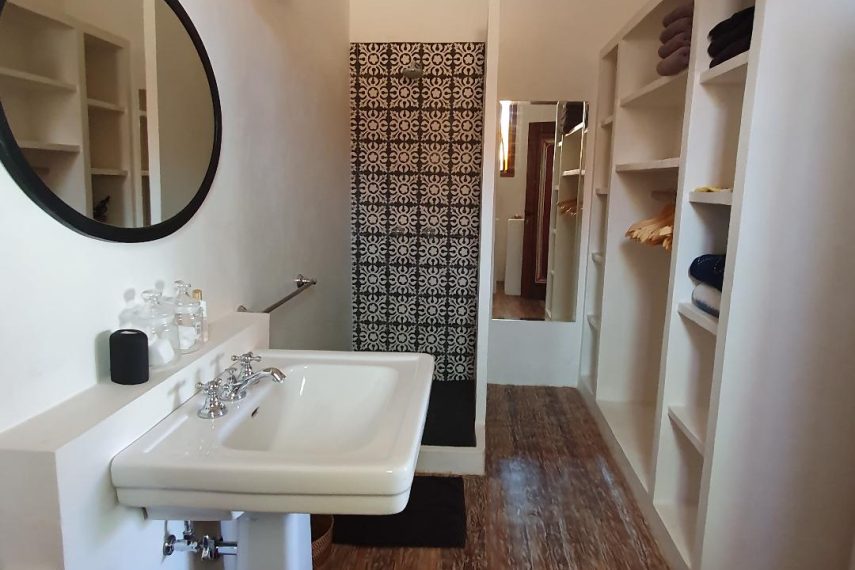 Bedroom Downstair Bathroom