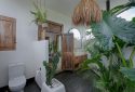 unik-bali-villa-gaia-bathroom-01-bingin-beach-uluwatu (2)