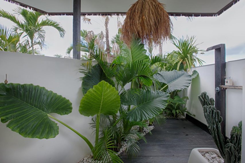 unik-bali-villa-gaia-bathroom-01-bingin-beach-uluwatu (3)