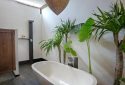 unik-bali-villa-gaia-bathroom-04-bingin-beach-uluwatu (5)