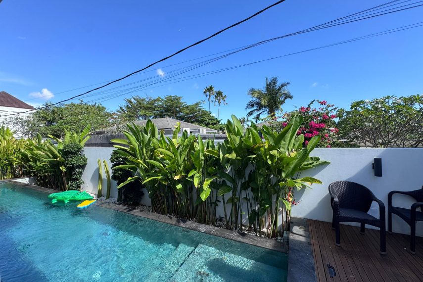 living_01_pool_front_ORIGINAL